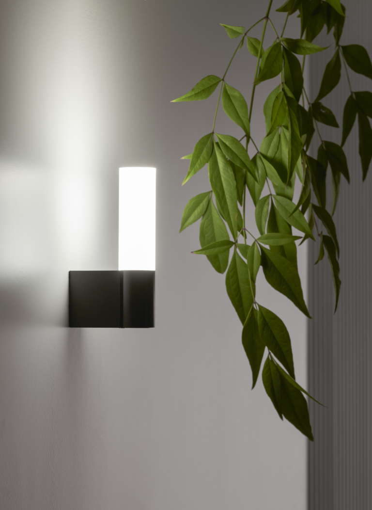 Qu Lighting Dress Me Wall 1