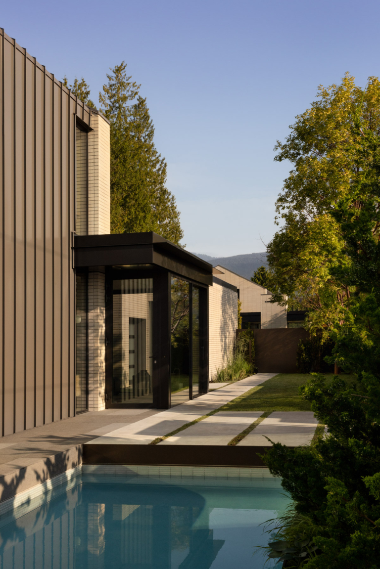 Hendry Compound By Garret Cord Werner Architects & Interior Designers, Hb Design And Donohoe Living Landscapes The Local Project Image (13)