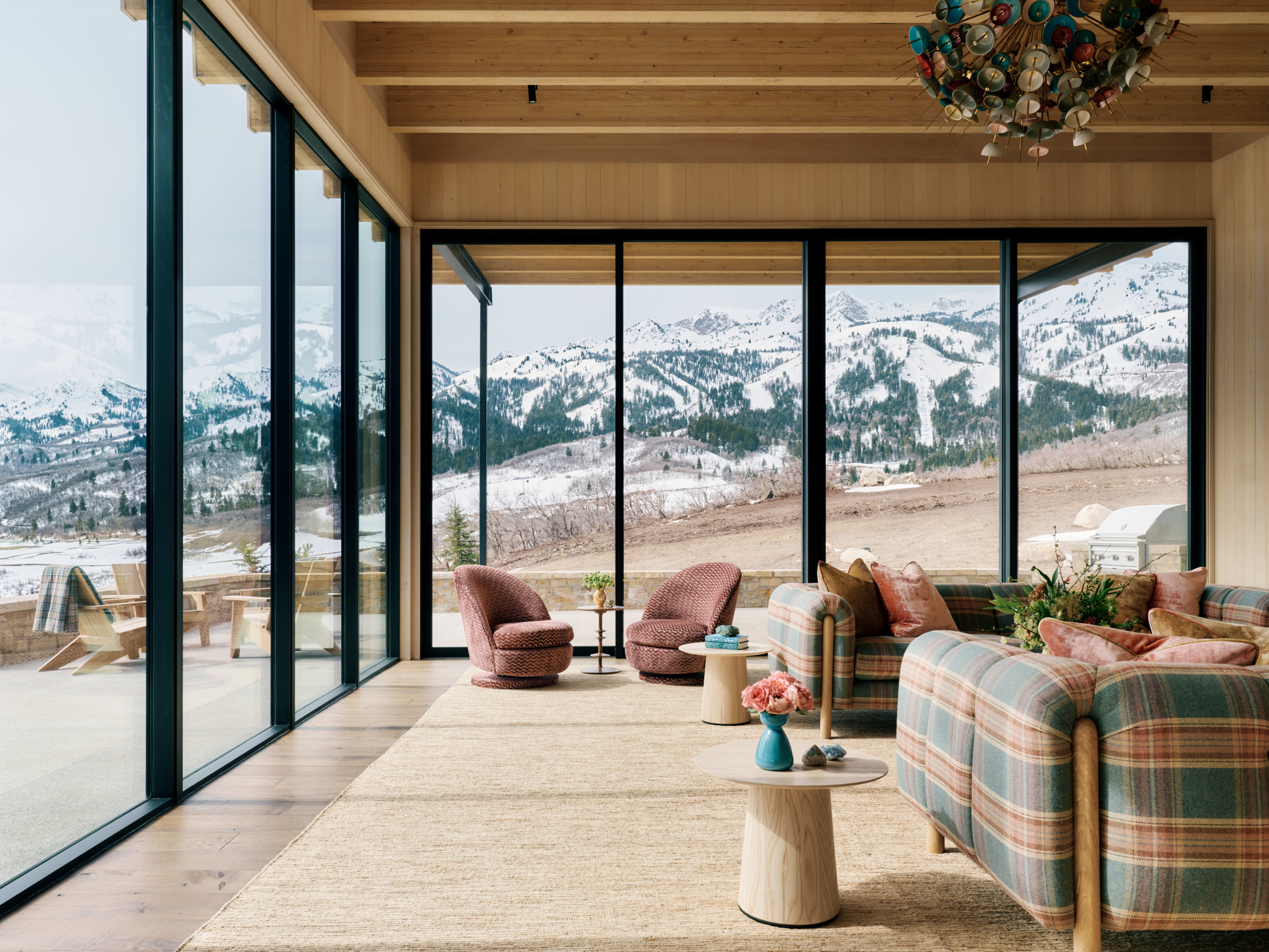 Mountain Camp By Elizabeth Rose Jackson Interiors And Nick Noyes Architecture The Local Project Image (1)