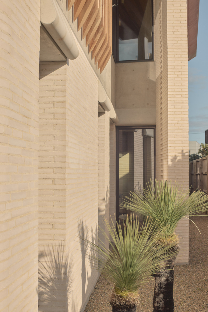 South Coast Beach House By Casey Brown Architecture Issue 20 Feature The Local Project Image (5)