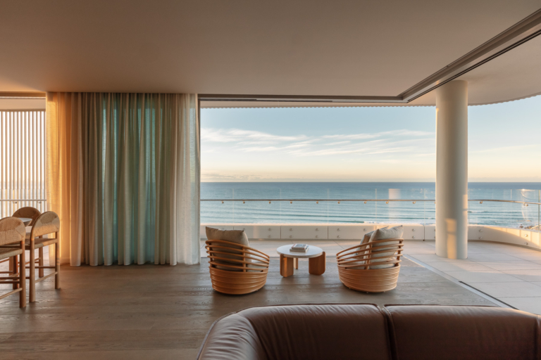 Rise Penthouse Kirra Point By Coop Creative Issue 20 Feature The Local Project Image (1)