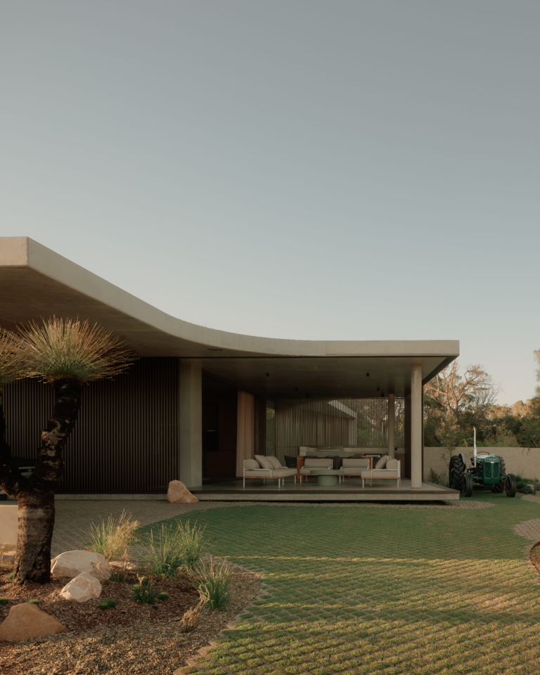 Arrawarra Beach House By Reece Keil Design, Ellyett Architecture And Interior Design And Jtech Design & Construct The Local Project Image (19)