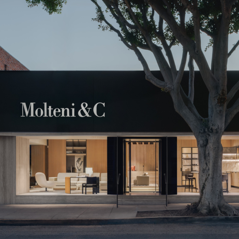 01 Flagship Store Los Angeles