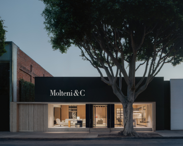 01 Flagship Store Los Angeles